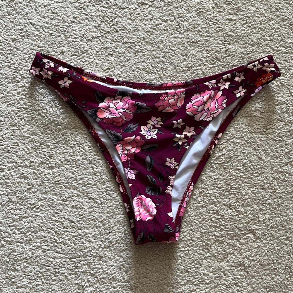 Cupshe Fuchsia Purple With Pink Flowers Low-Cut Cheeky Bikini Bottoms Size Small